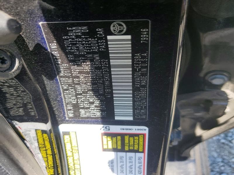 2019 TOYOTA CAMRY SE 13