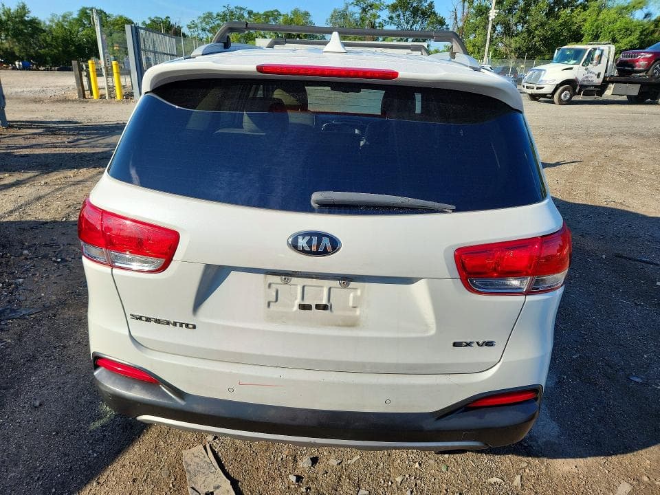 2017 KIA SORENTO EX 6
