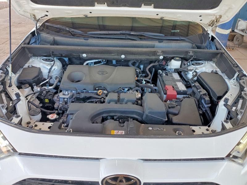 2025 TOYOTA RAV4 XLE 11