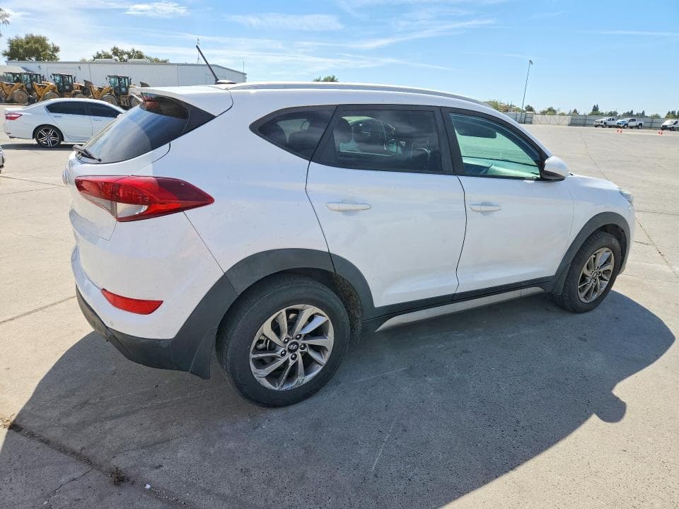 2017 HYUNDAI TUCSON SE 3