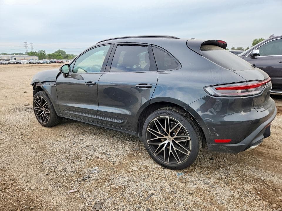 2023 PORSCHE MACAN BASE 2