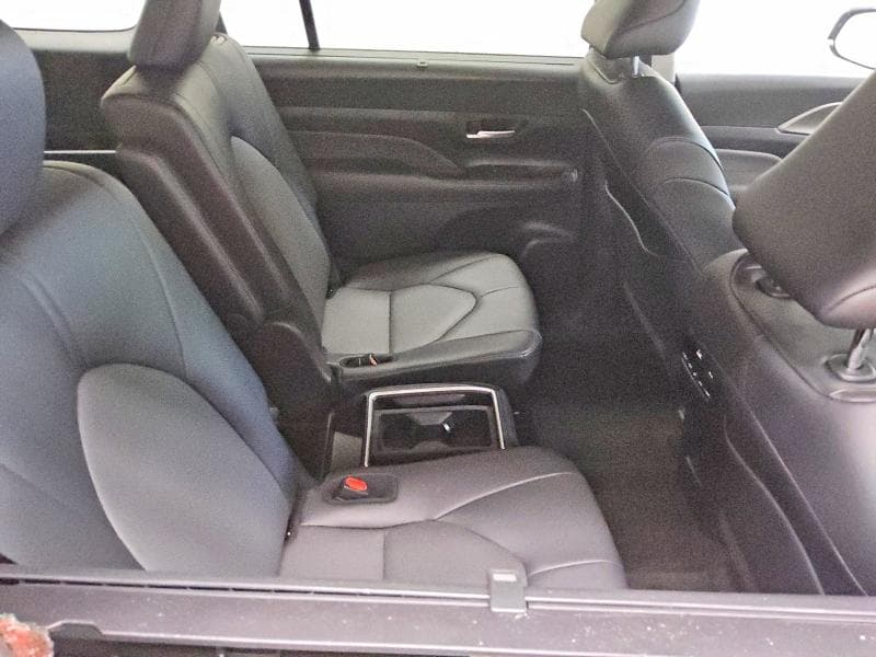2026 TOYOTA GRAND HIGHLANDER XLE 10