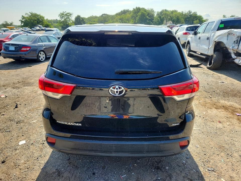 2019 TOYOTA HIGHLANDER LE 6