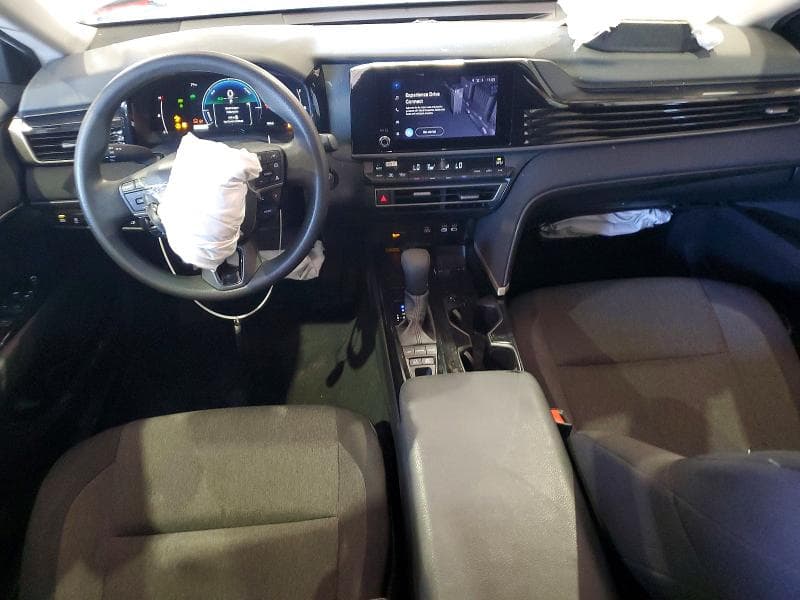 2025 TOYOTA CAMRY LE 8