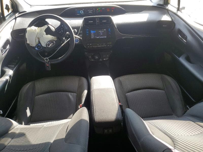 2019 TOYOTA PRIUS LE 8