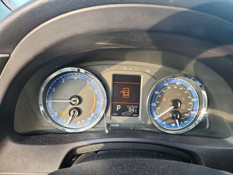 2018 TOYOTA COROLLA LE 9