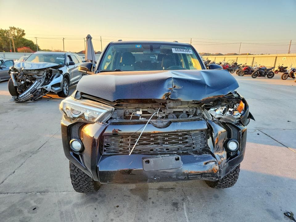2018 TOYOTA 4RUNNER SR5 5