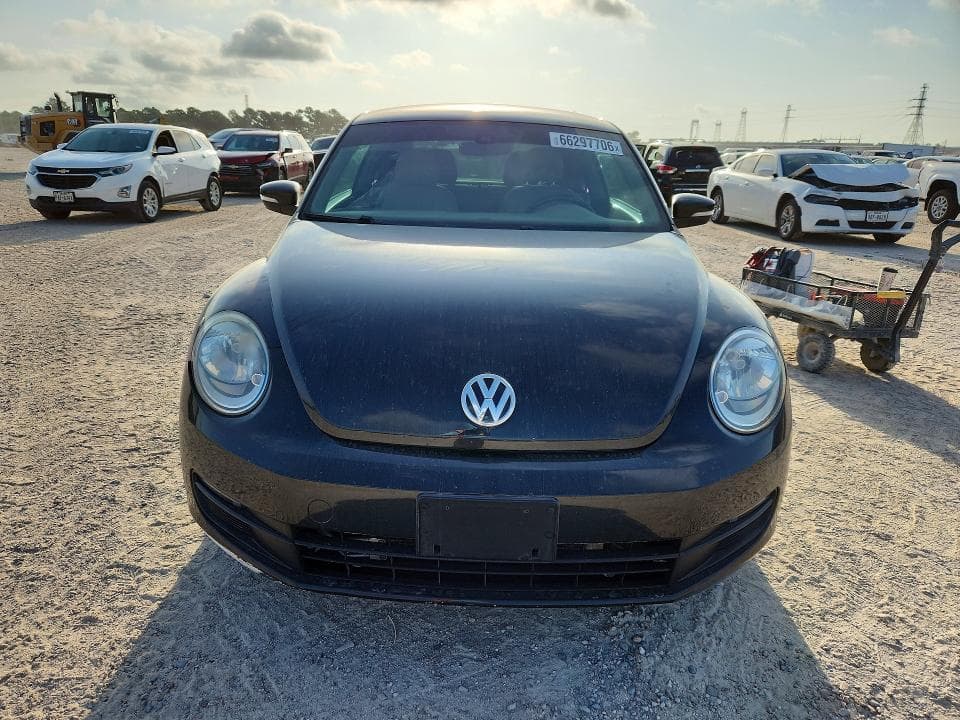2017 VOLKSWAGEN BEETLE SE 5