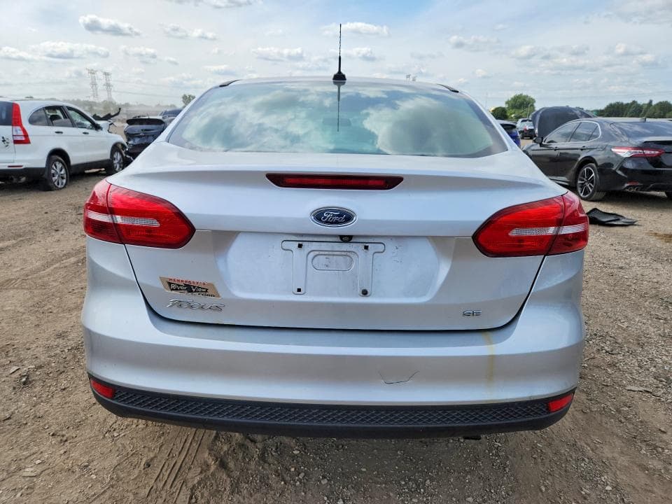 2017 FORD FOCUS SE 6