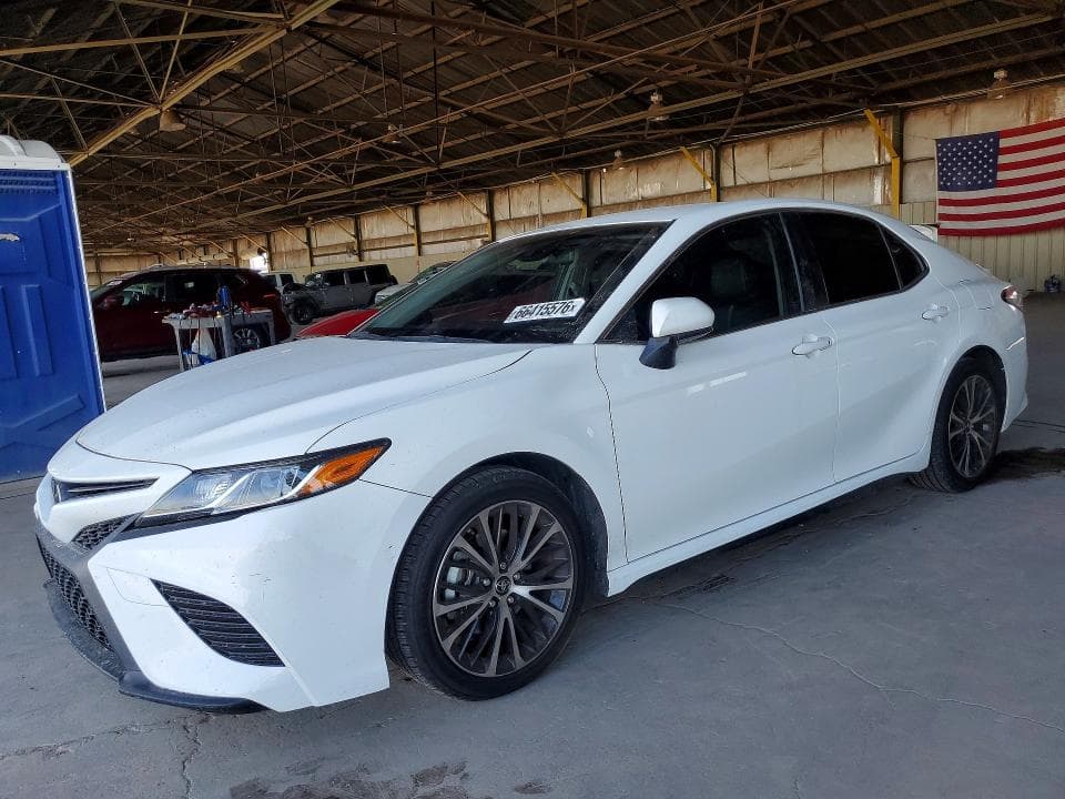 2018 TOYOTA CAMRY SE - 1