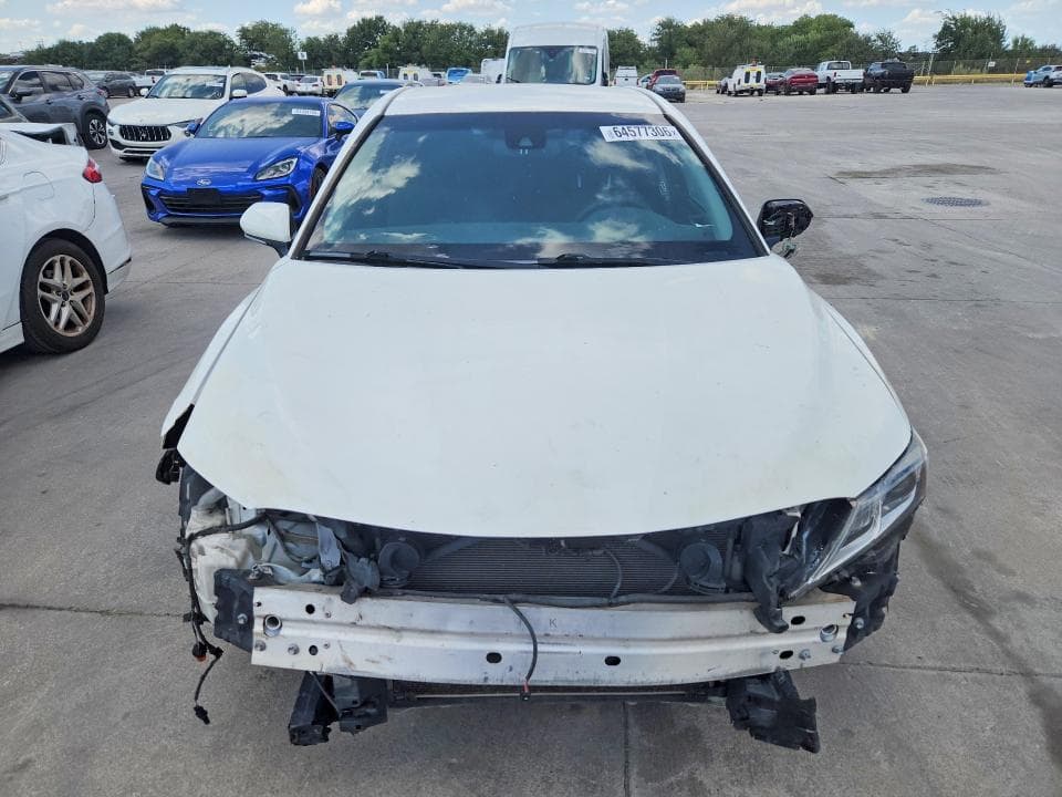 2018 TOYOTA CAMRY LE 5