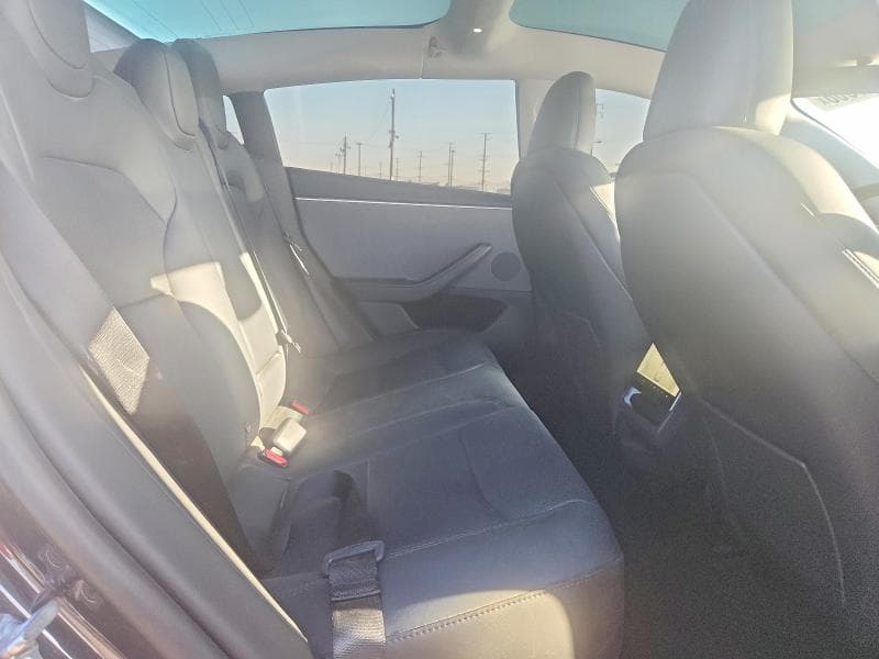 2025 TESLA MODEL 3 10