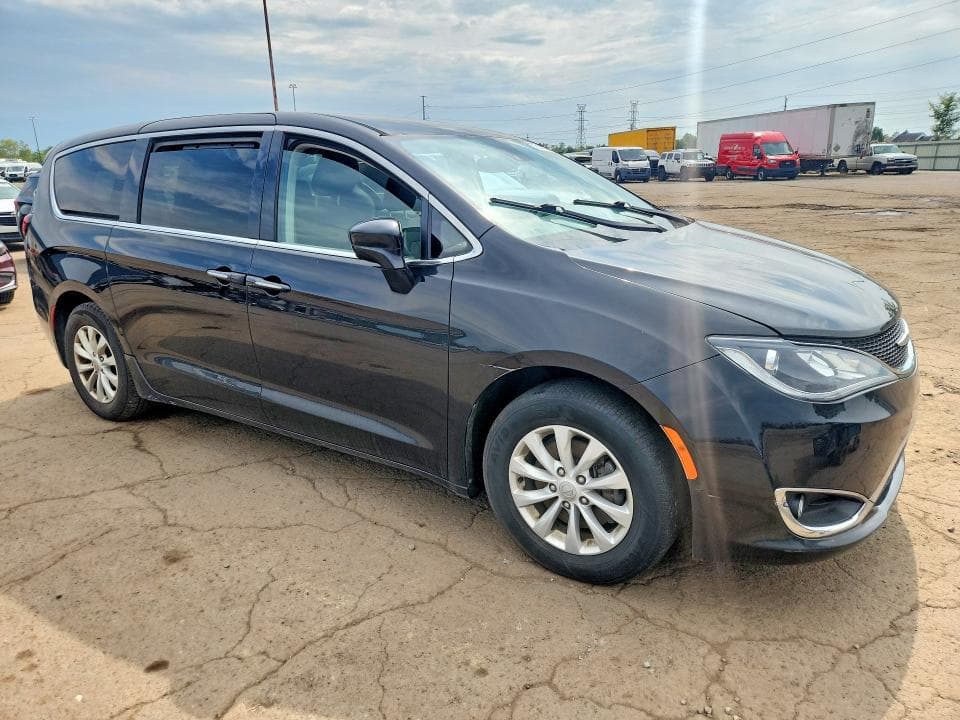 2019 CHRYSLER PACIFICA TOURING PLUS 4