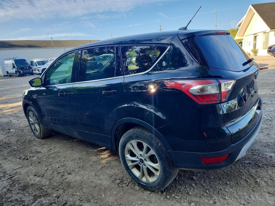 2017 FORD ESCAPE SE 2