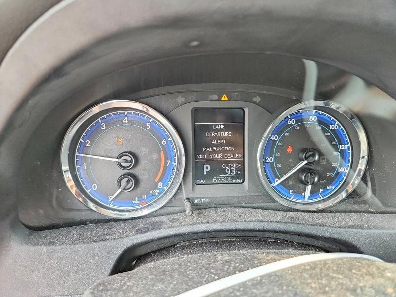 2017 TOYOTA COROLLA LE 9