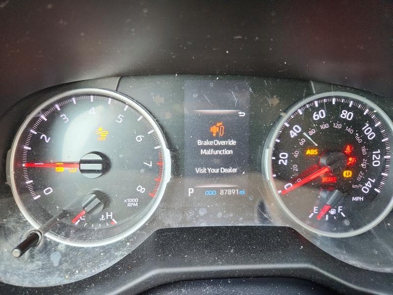 2019 TOYOTA RAV4 LE 9