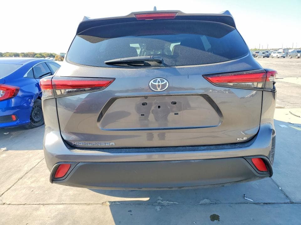 2021 TOYOTA HIGHLANDER XLE 6