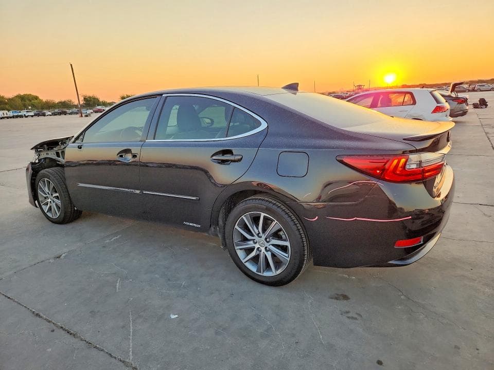2017 LEXUS ES 300H 2