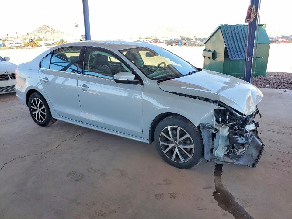 2017 VOLKSWAGEN JETTA SE 4
