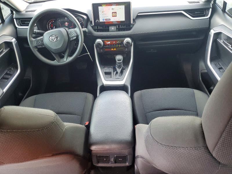2024 TOYOTA RAV4 LE 8