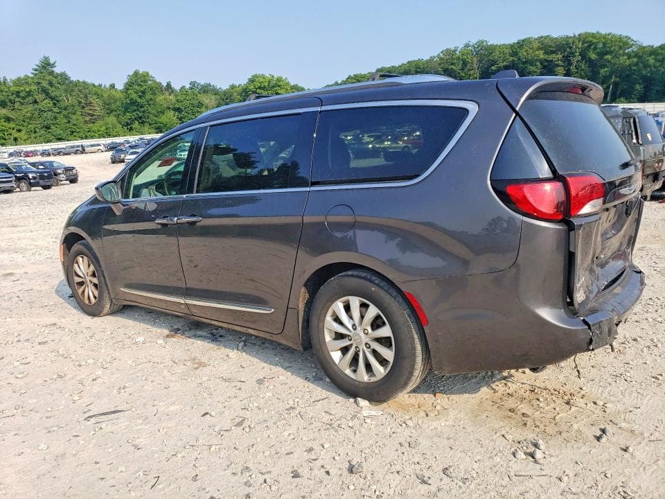 2019 CHRYSLER PACIFICA TOURING L 2