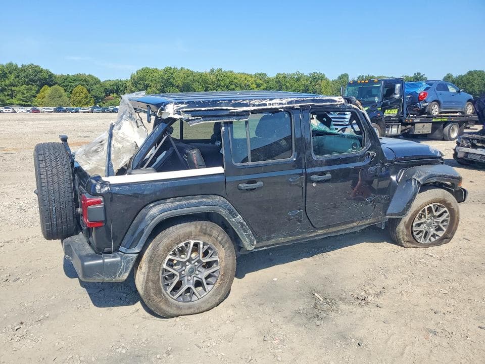 2025 JEEP WRANGLER SAHARA 3