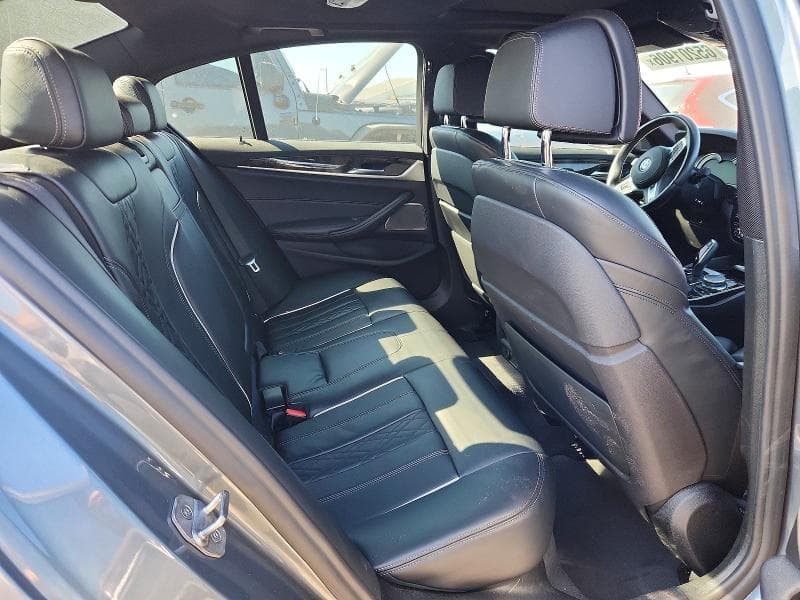 2018 BMW 530 XI 10