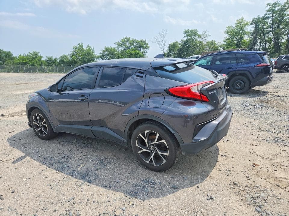 2019 TOYOTA C-HR XLE 2
