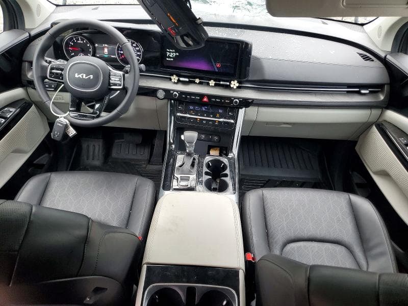 2024 KIA CARNIVAL EX 8