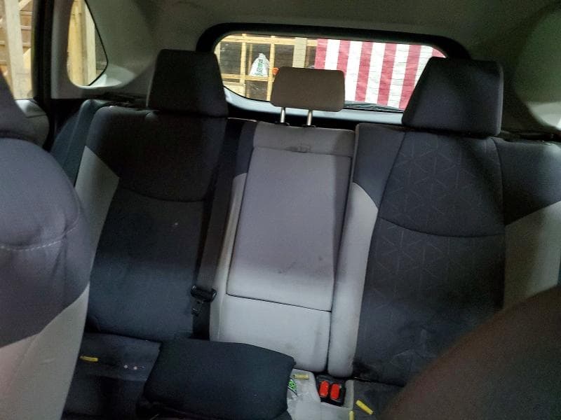 2019 TOYOTA RAV4 XLE 10