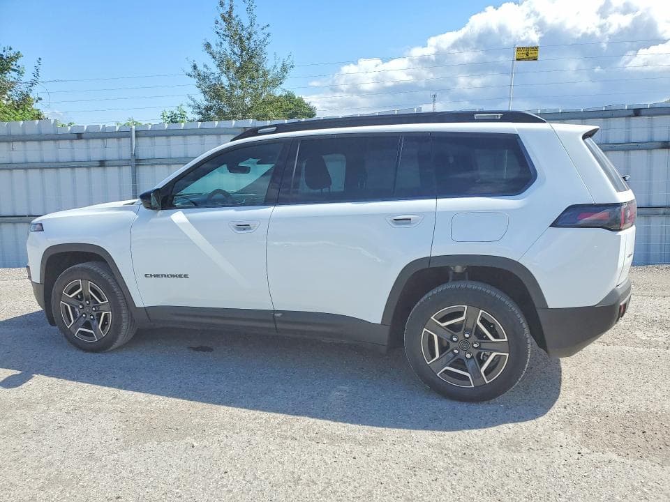 2026 JEEP CHEROKEE LAREDO 2