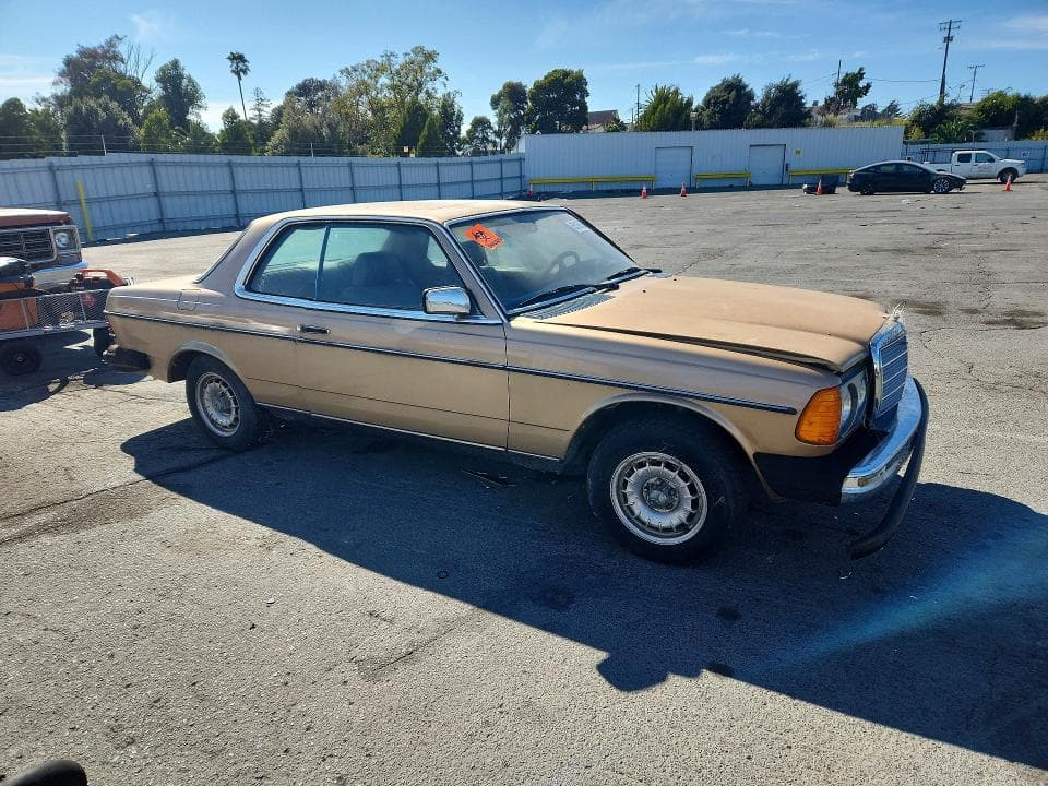 1984 MERCEDES-BENZ 300 CDT 4