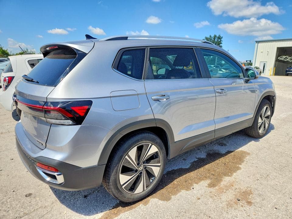 2026 VOLKSWAGEN TAOS SE 3