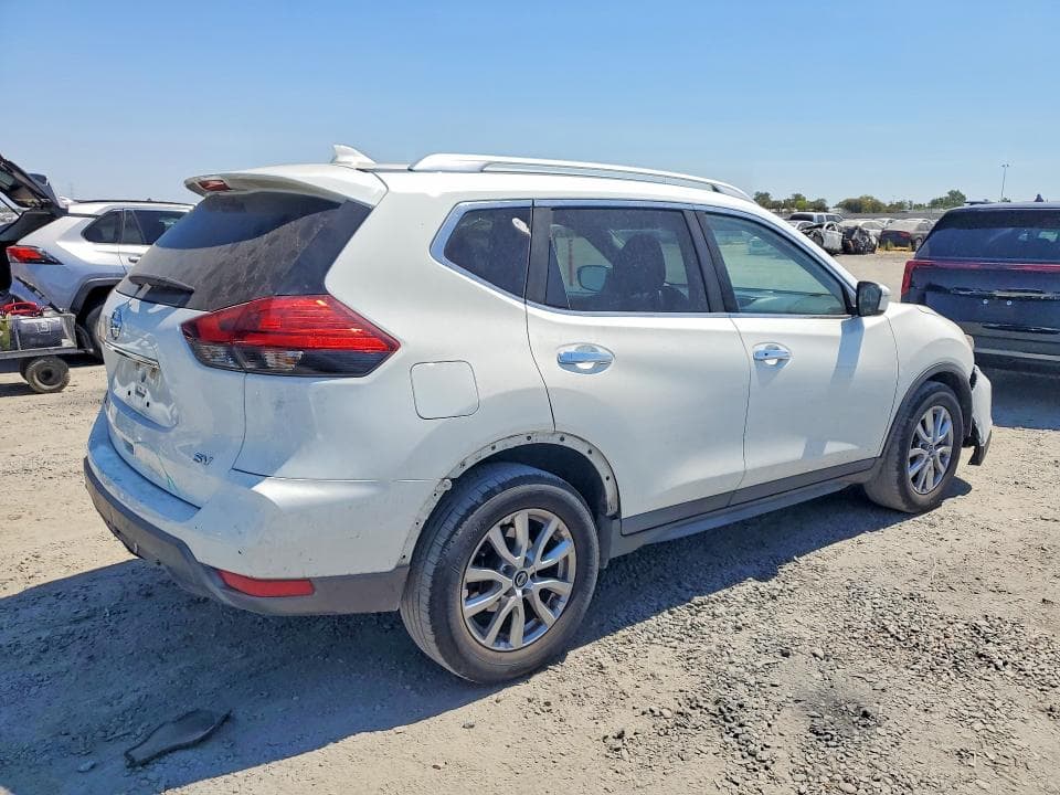 2017 NISSAN ROGUE SV 3