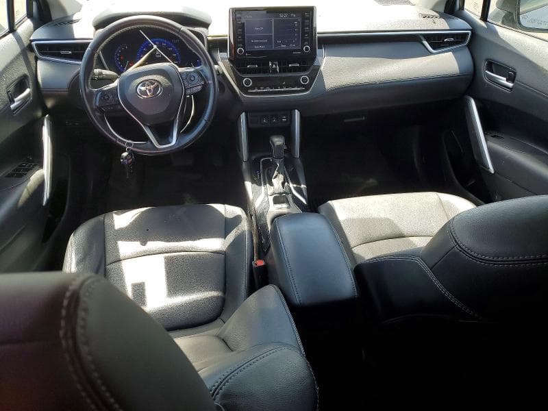 2022 TOYOTA COROLLA CROSS XLE 8