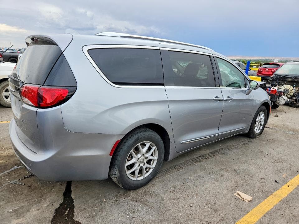 2020 CHRYSLER PACIFICA TOURING L 3
