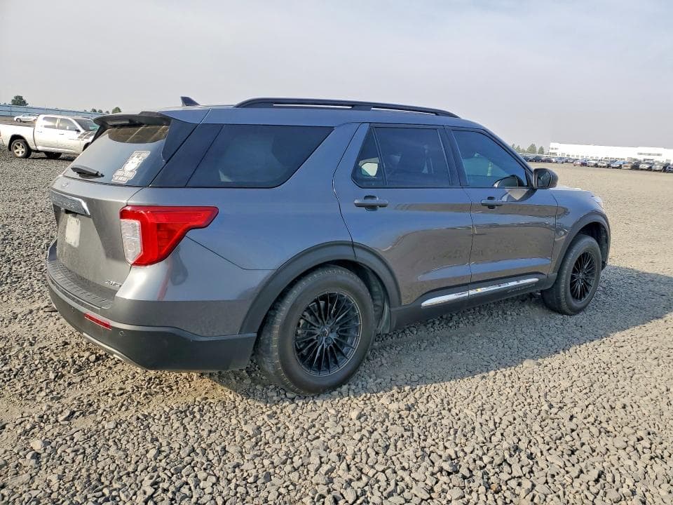 2023 FORD EXPLORER XLT 3