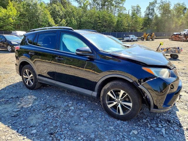 2017 TOYOTA RAV4 XLE 4