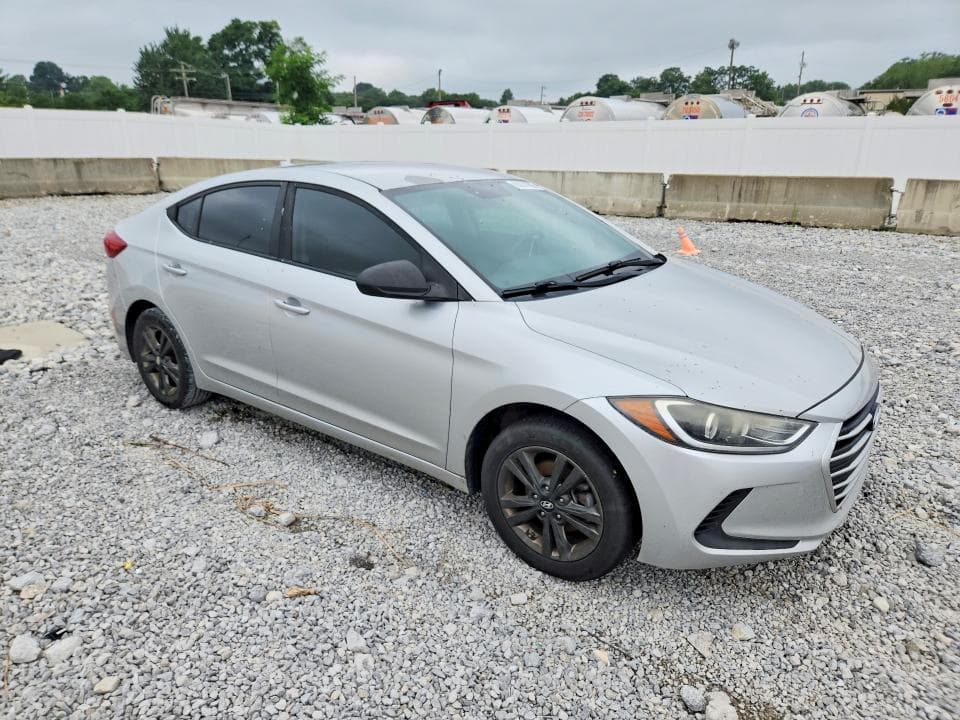 2018 HYUNDAI ELANTRA SEL 4