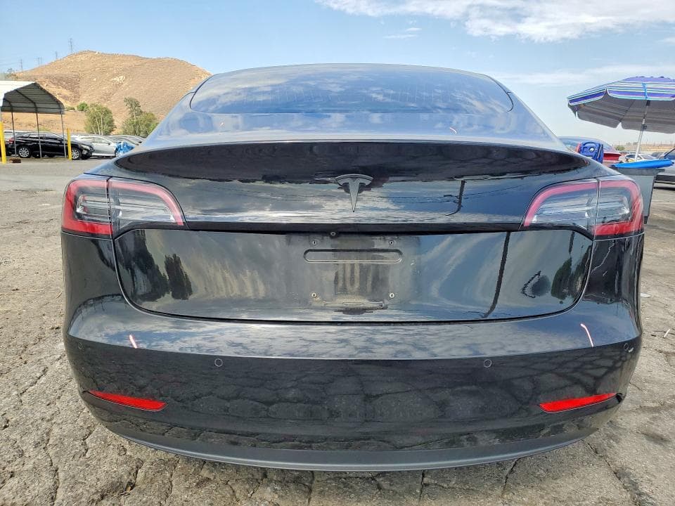 2018 TESLA MODEL 3 6
