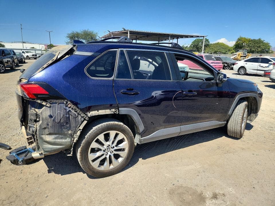 2021 TOYOTA RAV4 XLE PREMIUM 3