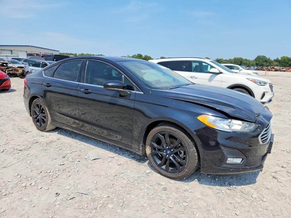 2019 FORD FUSION SE 4