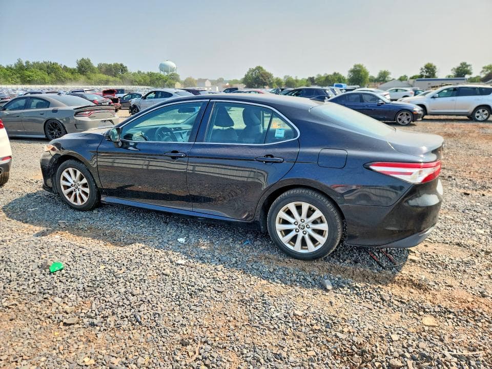 2019 TOYOTA CAMRY LE 2