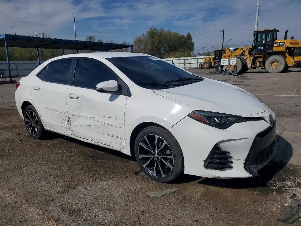 2017 TOYOTA COROLLA SE 4