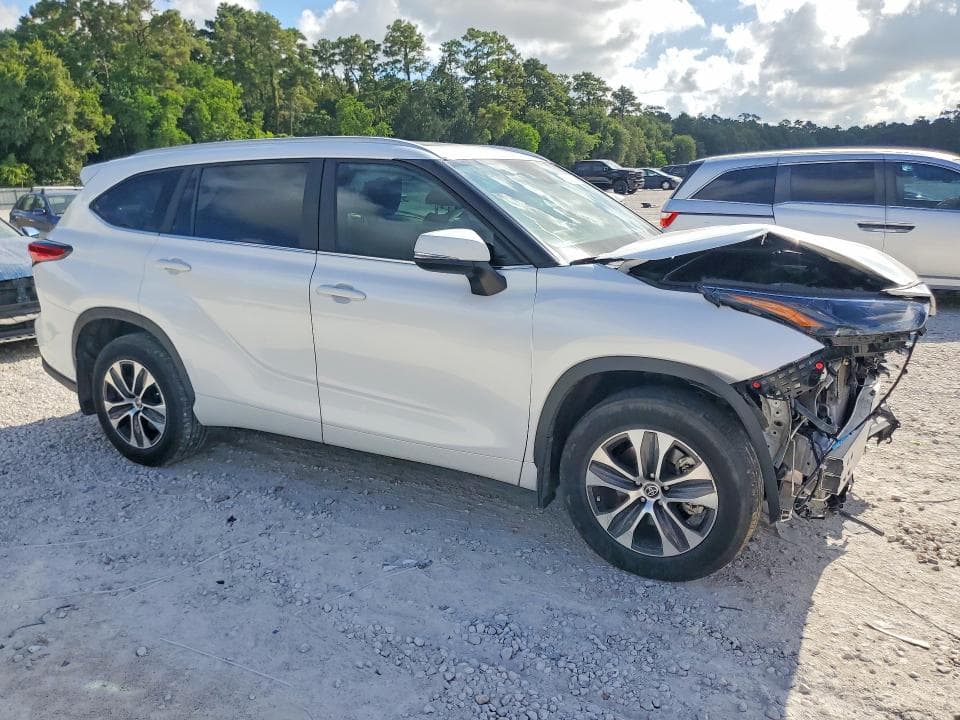 2023 TOYOTA HIGHLANDER HYBRID XLE 4