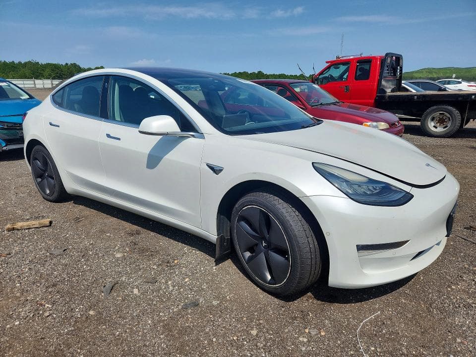 2018 TESLA MODEL 3 4