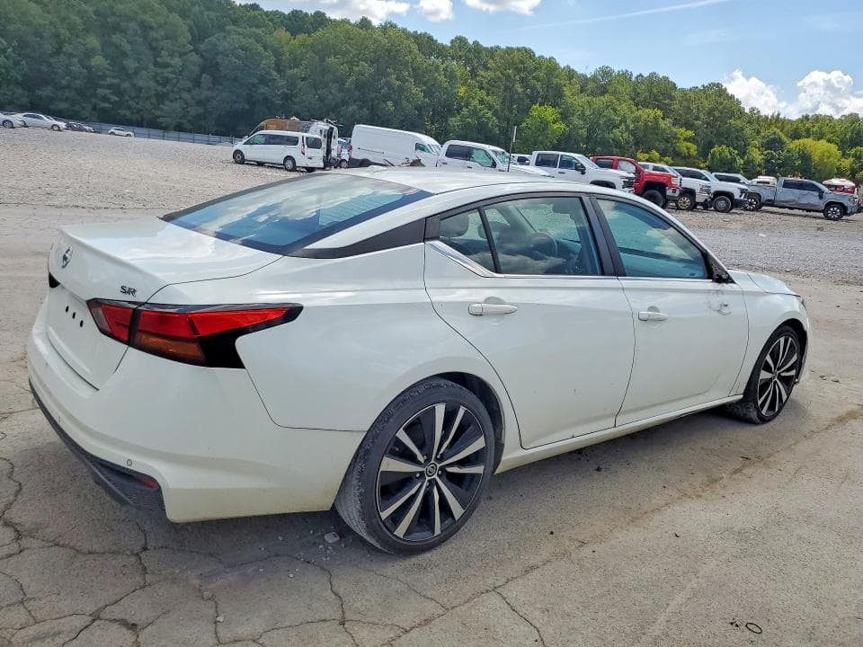 2022 NISSAN ALTIMA SR 3