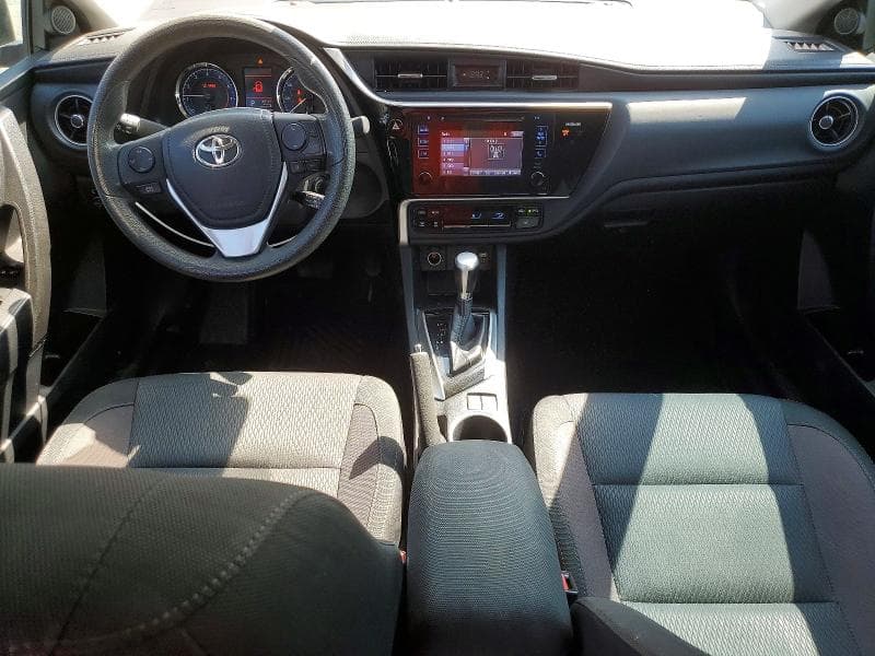2017 TOYOTA COROLLA LE 8
