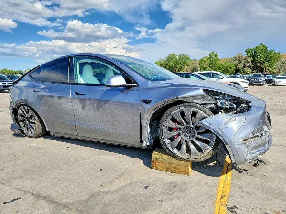 2024 TESLA MODEL Y 4