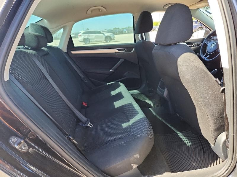 2017 VOLKSWAGEN PASSAT S 10